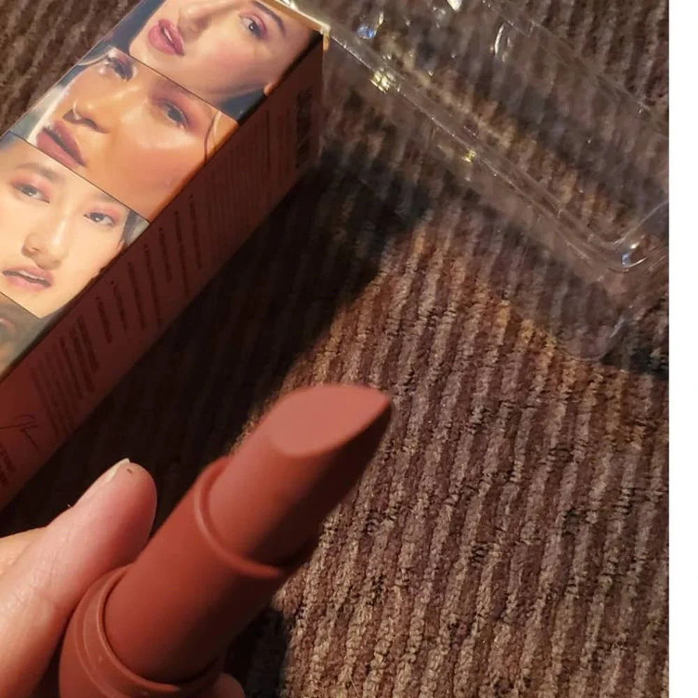 NEW Jason Wu Beauty Hot Fluff Lipstick in Jelly Roll - 0.134oz